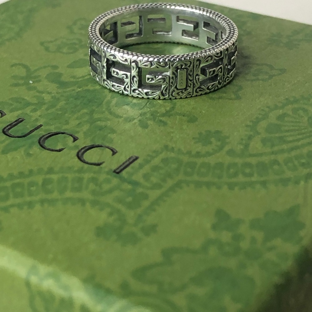 GUCCI GG Cut Out Engraved Sterling Silver Interlinked Ring Size 9.5 US, (21) - Picture 13 of 14